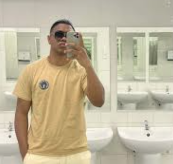 <em><strong>Iván T.</strong></em>
